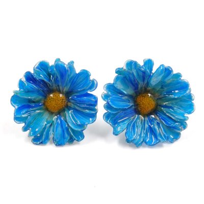 Clear-Coated Mini Chrysanthemum Earrings