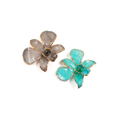 เข็มกลัดดอกกล้วยไม้เดรโดรเบียมขอบทอง เข็มกลัดดอกกล้วยไม้เดรโดรเบียมขอบทอง