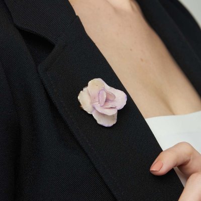 Clear-Coated Hydrangea Brooches