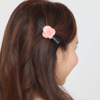 Clear-Coated Hydrangea Hair Clip