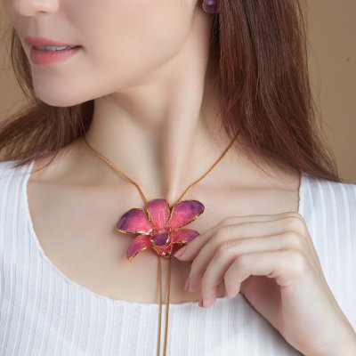 สร้อยปรับระดับดอกกล้วยไม้เดรโดรเบียมขอบทอง สร้อยปรับระดับดอกกล้วยไม้เดรโดรเบียมขอบทอง