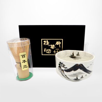 แก้วลายทิวทัศน์ภูเขา พร้อมแปรงชงชา Kinsai Sanzuiga Matcha Wan Set (Seian)