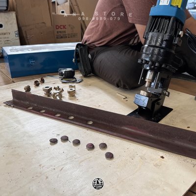 เครื่องพันช์เจาะรูไฮดรอลิคไฟฟ้า OKURA รุ่น SPM-60 19mm 1050W