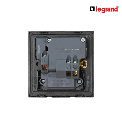 Legrand เต้ารับสากล มีสวิตช์ควบคุม + เต้ารับ Type C สีเทาดำ รุ่นมาเรียเซนต์ | Mallia Senses | 281125DS