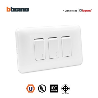 BTicino ชุดสวิตช์ทางเดียว 3 ตัว พร้อมฝาครอบ สีขาว รุ่น Magic Advance