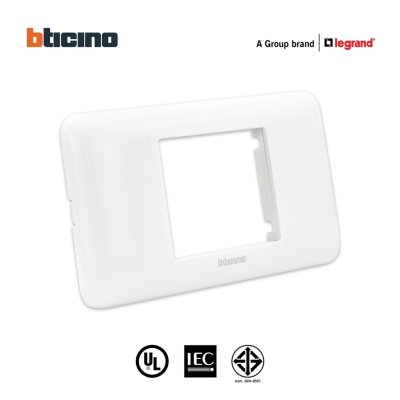 BTicino หน้ากากฝาครอบ ขนาด 1.5 ช่อง สีขาว Cover Plate 1.5 Module White รุ่น Magic Advance | M903/23P