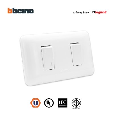 BTicino ชุดสวิตช์ทางเดียว+สองทาง พร้อมฝาครอบ สีขาว รุ่นเมจิก One Way Switch 1Module White รุ่นMagic|M9001+M9003+M903/12P