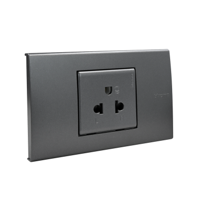 BTicino ชุดเต้ารับเดี่ยว พร้อมฝาครอบ 1.5ช่อง สีดำ มาติกซ์ | Matix | AG5025TWT+AG5522N