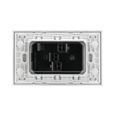 BTicino ชุดเต้ารับคู่มีกราวด์ 3 ขา มีม่านนิรภัย พร้อมฝาครอบ 3 ช่อง สีเงิน | Matix | AA5503N+AA5025DWT