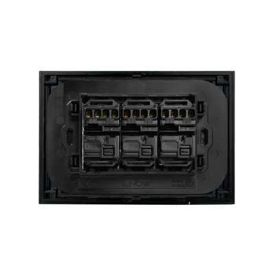 BTicino ชุดสวิตช์ทางเดียว 3 สวิตช์ พร้อมหน้ากากขนาด 3 ช่อง สีดำ 1 WAY Switch 3 modules, cover plate black l Living Now