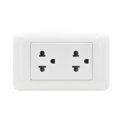 BTicino ชุดเต้ารับไฟฟ้าคู่ 3 ขามีกราวด์+หน้ากากฝาครอบ สีขาว บิทิชิโน่ รุ่น Magic Advance รหัส M9025G+M903/30P