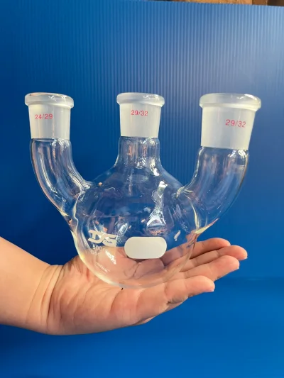 Round bottom flask 4 neck (made to order)