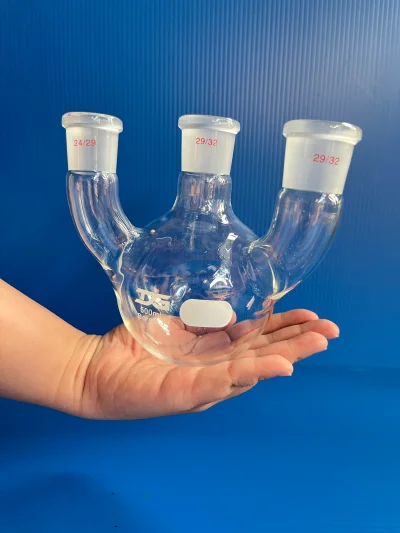 Round bottom flask 4 neck (made to order)