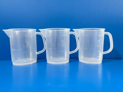Beaker Plastic PP 500 ml., with handle, "Polylab"
