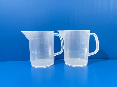 Beaker Plastic PP 500 ml., with handle, "Polylab"