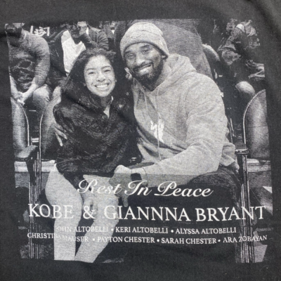Gigi & Kobe Bryant Memorial  second-hand  Size L