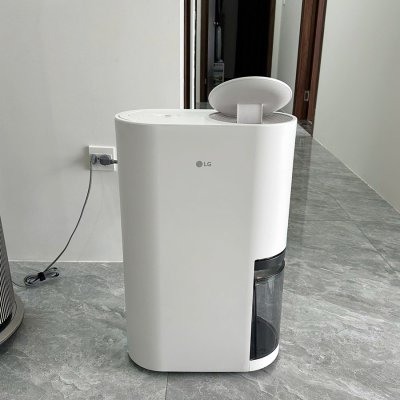 เครื่องลดความชื้น LG PuriCare Dehumidifier รุ่น DD23GMWE1 23 ลิตร