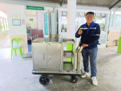 รถติดมอเตอร์ไฟฟ้าติดตู้สแตนเลสใส่ถาดอหาร