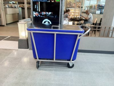 รถเข็นสเตนเลสพร้อมถังพลาสติกเหลี่ยม มีฝาปิด