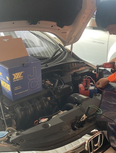 แบตเตอรี่รถยนต์นอกสถานที่หอพักสีส้ม ไฟแยกแยกเนินไร่สอง แบตรถ Honda City แบตเตอรี่รถยนต์นอกสถานที่หอพักสีส้ม ไฟแยกแยกเนินไร่สอง แบตรถ Honda City