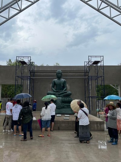 พระพุทธรูปแกะสลักหินเขียว