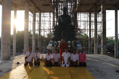 พระพุทธรูปแกะสลักหินเขียว