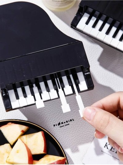 ส้อมจิ้มขนมเปียโน มี 2 สี