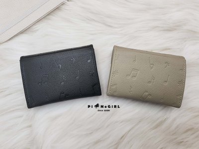 กระเป๋าสตางค์ใบสั้นหนังแท้ ปั๊มลายตัวโน้ต มี 2 สี