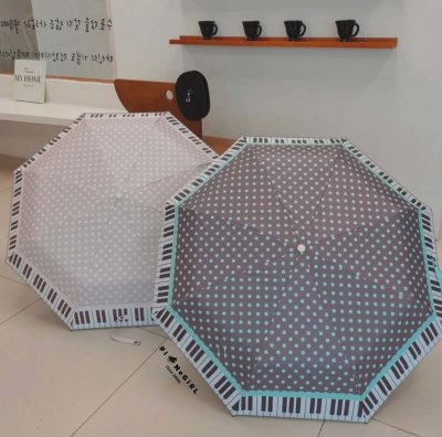 ร่มพับลายเปียโน มี 2 สี