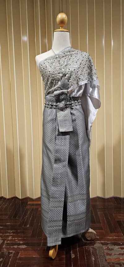 สมใจเช่าชุดไทย