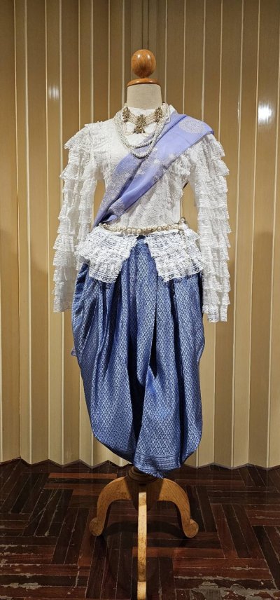 สมใจเช่าชุดไทย