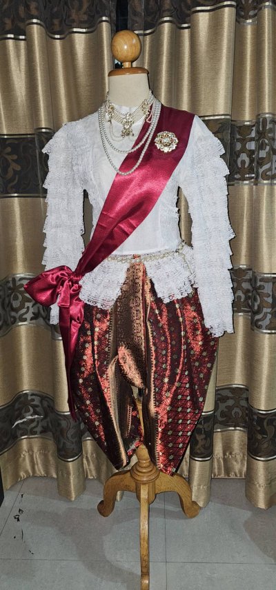 สมใจเช่าชุดไทย