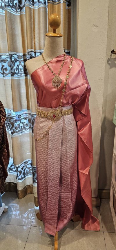 สมใจเช่าชุดไทย