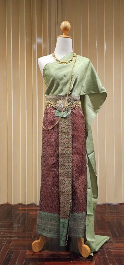 สมใจเช่าชุดไทย