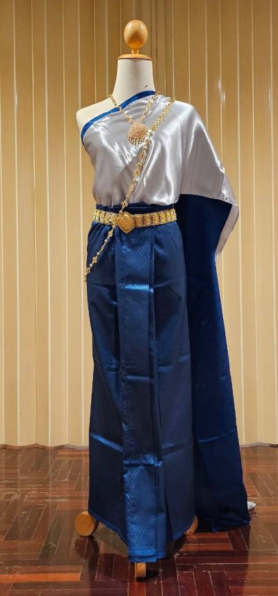 สมใจเช่าชุดไทย