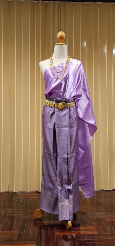 สมใจเช่าชุดไทย