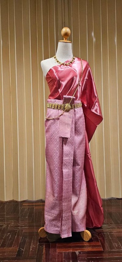 สมใจเช่าชุดไทย