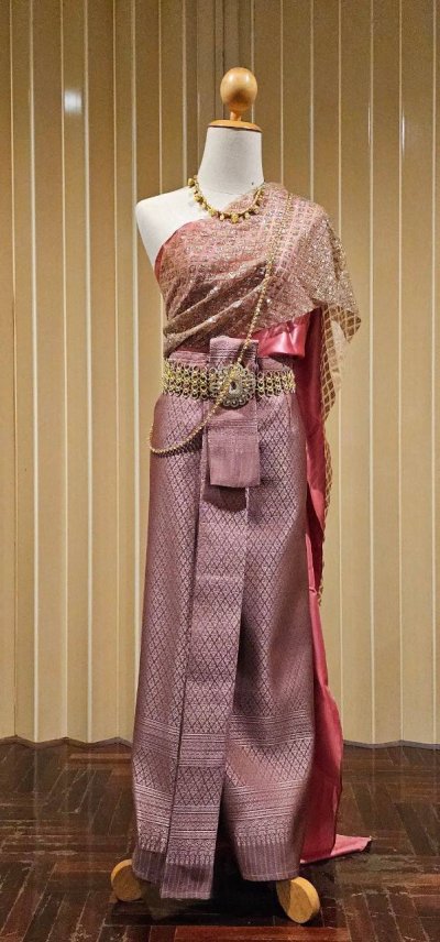 สมใจเช่าชุดไทย