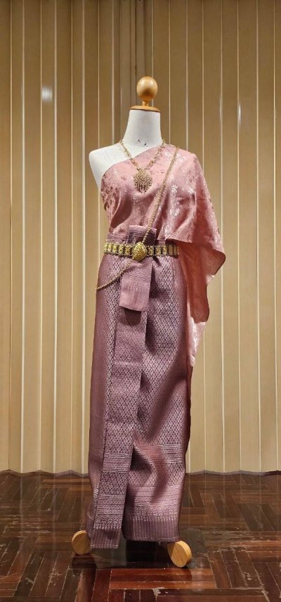 สมใจเช่าชุดไทย