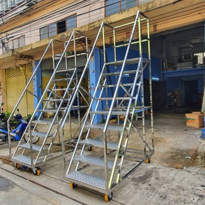 บันไดติดล้อโครงสร้างสแตนเลสกล่อง