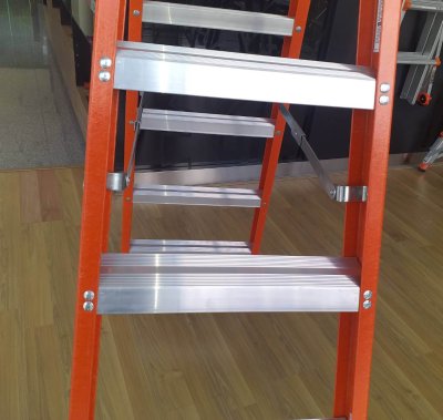 บันไดไฟเบอร์กลาสทรง A ขึ้น-ลง 2 ทาง (RIDGID) คลิกดูขนาดอื่นๆ