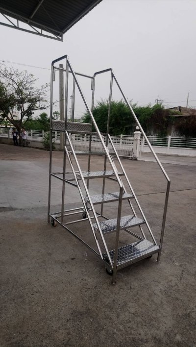 บันไดติดล้อโครงสร้างสแตนเลสกลม