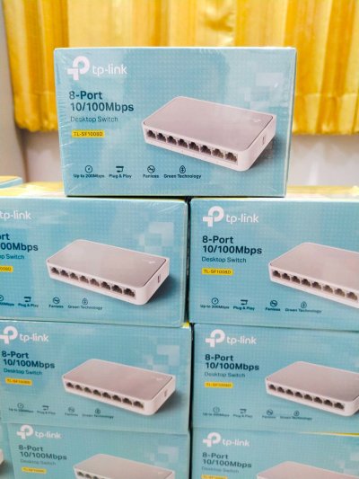 อุปกรณ์ขยายช่องสัญญาณ Wi-Fi Desktop Switch