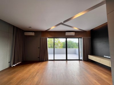 บ้านเดี่ยว : สาริน ปาร์ค บ้านเดี่ยว : สาริน ปาร์ค