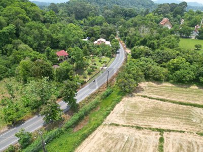 ขายที่ดินติดถนนหลวง เนื้อที่ 142 ตารางวา สาริกา นครนายก