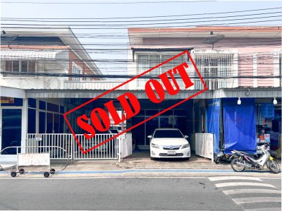 ทาวน์เฮ้าส์ 2 ชั้น หมู่บ้าน รัตนาธิเบศร์ ถนนเมน ติด MRT ตลาดบางใหญ่