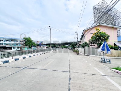 ขายที่ดิน พร้อมสิ่งปลูกสร้าง 85 ตร.ว. จตุจักร กรุงเทพฯ ขายที่ดิน พร้อมสิ่งปลูกสร้าง 85 ตร.ว. จตุจักร กรุงเทพฯ