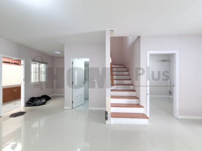 หมู่บ้าน ล ลิ ล ทาวน์ ไล โอ รังสิต คลอง 2 lalin town รังสิต คลอง 2