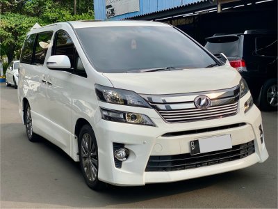 TOYOTA VELLFIRE Z GOLDEN EYE 2015