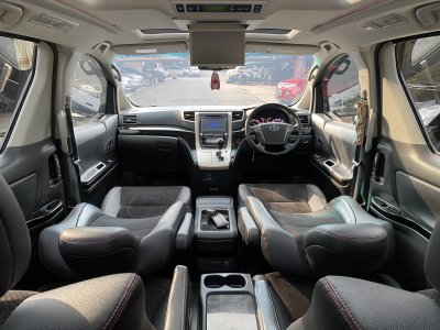 TOYOTA VELLFIRE Z GOLDEN EYE 2015